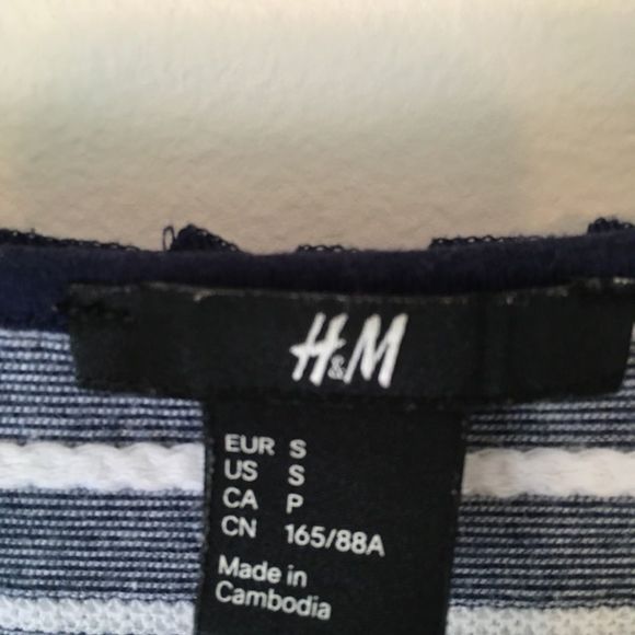 H&M Shirt Womens Navy Blue White Striped Size Small - Picture 3 of 6